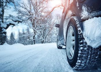 პირველი დეკემბრიდან გზის ცალკეულ მონაკვეთებზე სატრანსპორტო საშუალების ზამთრის საბურავებით აღჭურვა სავალდებულოა – იხილეთ დეტალები