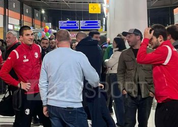 🎥 როგორ დახვდნენ საქართველოს ახალგაზრდულ ნაკრებს გულშემატკივრები? – კადრები აეროპორტიდან