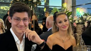 "კახის ასლია, რა სიმპათიურია...“ – ანუკი არეშიძე შვილთან ერთად გადაღებულ კადრებს გვიზიარებს