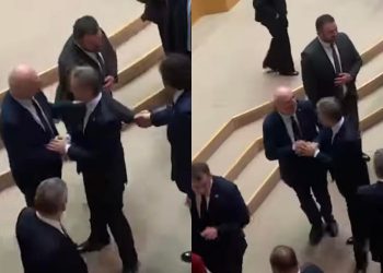 🎥ლადო კახაძე ბიძინა ივანიშვილს ხელზე ჩაეხუტა