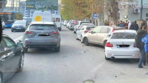 “დამტვრეულია 6 ავტომობილი”- ავარია ქუთაისში - რა ხდება ამ წუთებში ადგილზე?