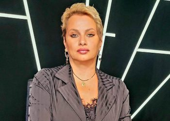 “ხელები შორს სამშლობოსგან!!! გაფრთხილებთ!!! ამოლპებით ციხეებში!!!” – რას წერს ლალი მოროშკინა?