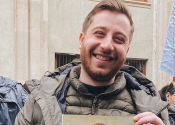 ვინ არიან პოლიციის მაღალჩნოსნები, რომლებმაც სავარაუდოდ აქციის მონაწილეზე ფიზიკურად იძალადეს – ნიკა კვიტატიანი მათ ვინაობებს ასახელებს