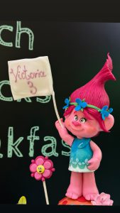 ალექსანდრა პაიჭაძე დავით კოდუასთან ერთად გამოჩნდა - სად იმყოფებოდა ახლად დაშორებული წყვლი?