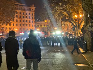 რუსთაველის გამზირზე სპეცრაზმი გამოჩნდა - რა ხდება ადგილზე?