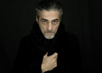 “ქედს ვიხრი ამ ჯანსაღი, გულწრფელი, გულანთებული, მართალი და შესაშურად მტკიცე ახალგაზრდების წინაშე” – რას წერს მსახიობი, მალხაზ აბულაძე