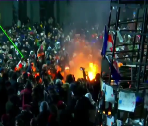 რუსთაველის გამზირზე "ხარებას" ფიტული დაწვეს