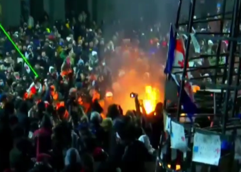 რუსთაველის გამზირზე “ხარებას” ფიტული დაწვეს