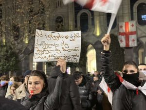ხმაური მეტრო „თავისუფლებასთან“ - დაკავებულია რამდენიმე ადამიანი - რა ხდება ადგილზე?