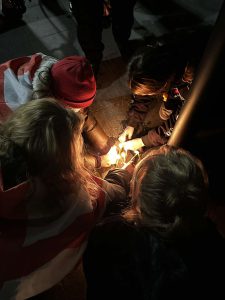 🎥რუსთაველზე აქციის მონაწილეებმა სანთლები დაანთეს - იხილეთ კადრები