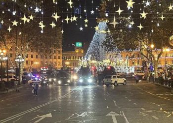 თავისუფლების მოედანზე წყლის ჭავლის მანქანები და სპეცტექნიკაა მობილიზებული