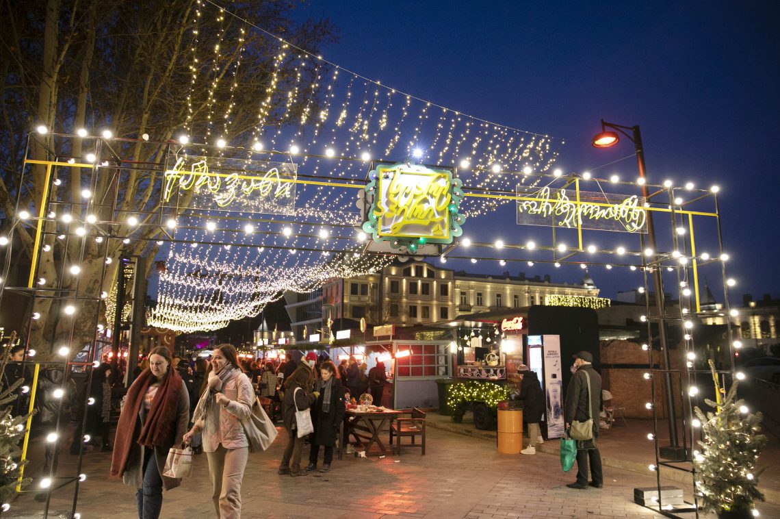 “ჩვენი ადგილი ევროპაშია” -100-მდე მცირე მეწარმე საშობაო ბაზრობაში მონაწილეობაზე უარს ამბობს