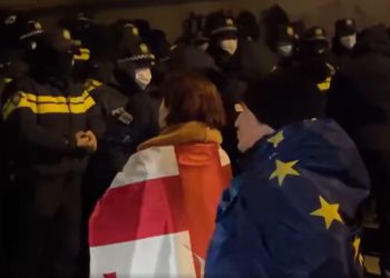 🎥”არ გრცხვენიათ?! შვილები არ გყავთ?”- აქციის მონაწილე სამართალდამცავებს მიმართავს