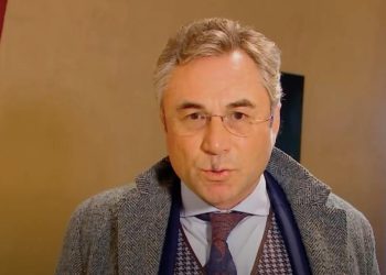 “პრემიერთან ვთქვი, რომ როცა ასეთი რთული სამუშაო გაქვს, არ უნდა გააკეთო განცხადება, რომელიც გაკეთდა ნოემბერში, რომლის 1 საათში შეცვლაც გიწევს”- რუხაძე