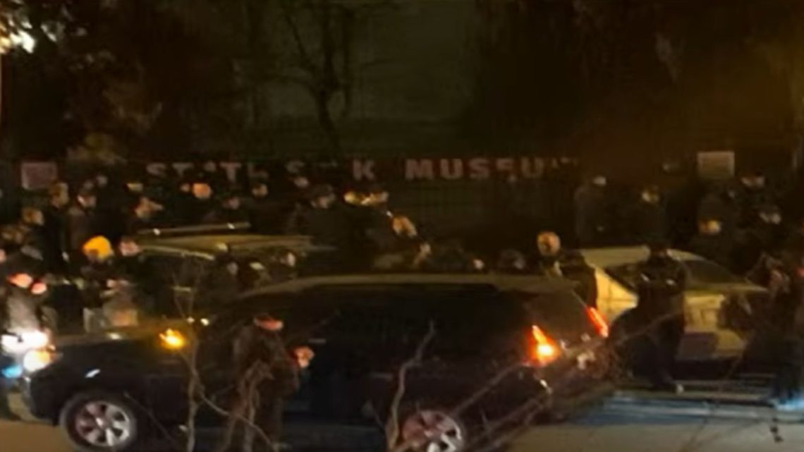 გავრცელებული ინფორმაციით, ნიღბიანების “ასპრიაში” შევარდნას პირადად “ხარება” აკონტროლებდა