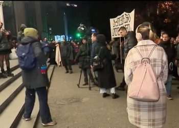 „საზოგადოებრივი მაუწყებლის“ შენობასთან აქცია მიმდინარეობს