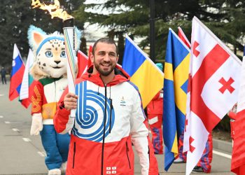 “მშვიდობის ცეცხლი“ თბილისშია – ჩირაღდანი ლაშა ბექაურმა ჩაიბარა