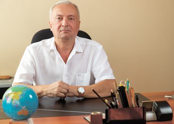 “ირაკლი კობახიძე ვის რას დაემუქრება, ეს აბსოლუტურად არავის აღარ ადარდებს” – რას ამბობს პრემიერის “მუქარაზე” ირაკლი გურჩიანი