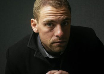 მსახიობი ანდრო ჭიჭინაძე საკუთარ საცხოვრებელ სახლში დააკავეს