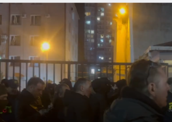 ბათუმში, საკონსტიტუციო სასამართლოსთან საპროტესტო აქცია მიმდინარეობს