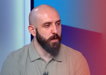 „გიორგი ახობაძის დედა გარდაიცვალა, შვილი ციხეშია, ისიც არ ვიცით, დაკრძალვაზე დასწრების უფლებას მისცემენ თუ არა“ – რას წერს ბორის ყურუა