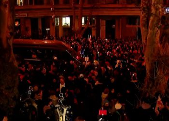 საზოგადოებრივ მაუწყებელთან აქცია მიმდინარეობს – კოსტავას გამზირი გადაკეტილია