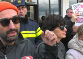 🎥„ვიდრე არ ამოიღებთ ხმას უღირსი კოლეგების წინააღმდეგ, თქვენც ყველანი სახეში მაფურთხებელი პოლიციელები იქნებით” – ვის მიმართავს ნოდარ მელაძე