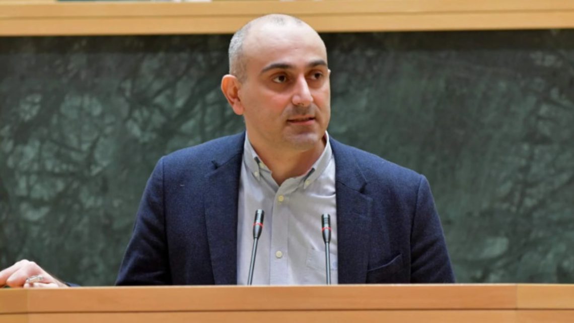 „რეჟისორები, მსახიობები თუ ლექტორები კი არ უნდა იფიცებოდნენ, არამედ ხალხთან მეტს მუშაობდნენ“ – რაქვიაშვილი