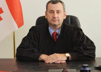 “მოსამართლეების წვეულებაზე არ მიმიწვიეს, არც მეზეიმება” – რას ამბობს  მოსამართლე ვლადიმერ ხუჭუა?