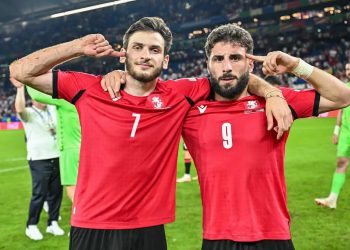 “ერთი შენ ხარ უფრო ლამაზი და მეორე მაგაში იგებ” – რას წერს ზურიკო დავითაშვილი “კვარას” შესახებ?