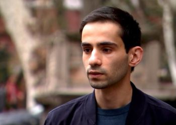 “ახლა პოლიციის ორი ეკიპაჟი და 7 პოლიციელი დაადგა ჩემ პენსიონერ მშობლებს”- რა ინფორმაციას ავრცელებს ნიკა სიმონიშვილი