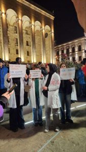 პროტესტის 83-ე დღეს რუსთაველის გამზირი კვლავ გადაიკეტა