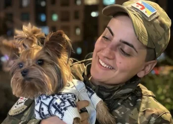 “სასტუმროს მენეჯერად მუშაობდა, შემდეგ კი ბრძოლის ველზე აღმოჩნდა…” – ვინ არის უკრაინაში მყოფი ქართველი მებრძოლი ქალი, რომელსაც რუსებმა 14 წლით პატიმრობა მიუსაჯეს?