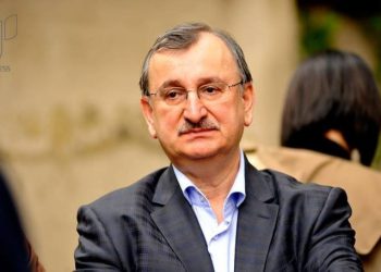 “თურმე სად ყოფილა ძაღლის თავი დამარხული…”- რა ინფორმაციას ავრცელებს რომან გოცირიძე?