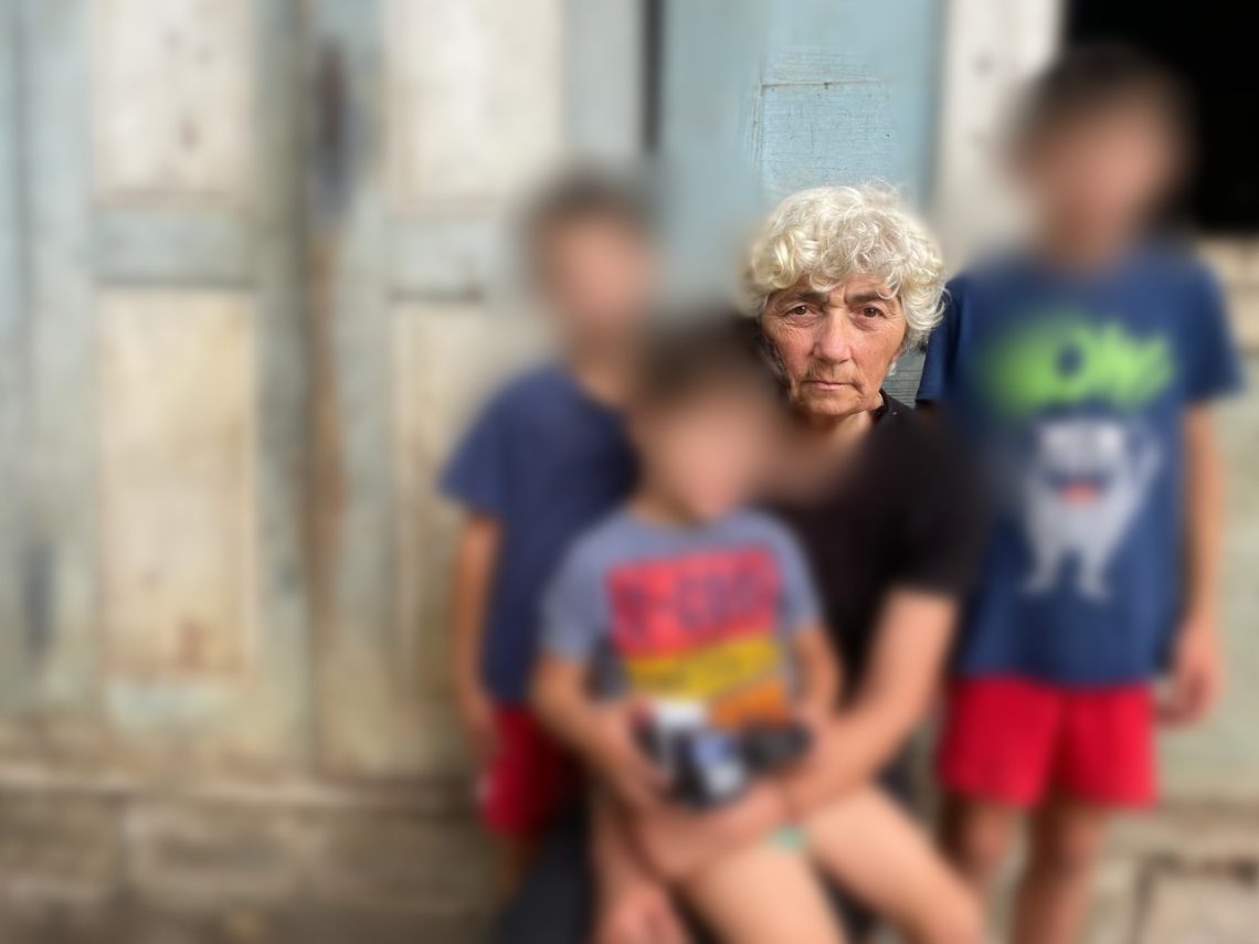 „მესამე დღეა, ვერ ვუკავშირდებით, სამი ობოლი ბავშვი ჰყავს, სახლი უკანა მხარეს ავარიულია…“ – საგანგაშო ინფორმაცია გურიიდან