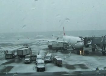 სტამბოლის აეროპორტში თვითმფრინავები დაფრენას ვერ ახერხებენ – რა ინფორმაცია ვრცელდება ადგილიდან?