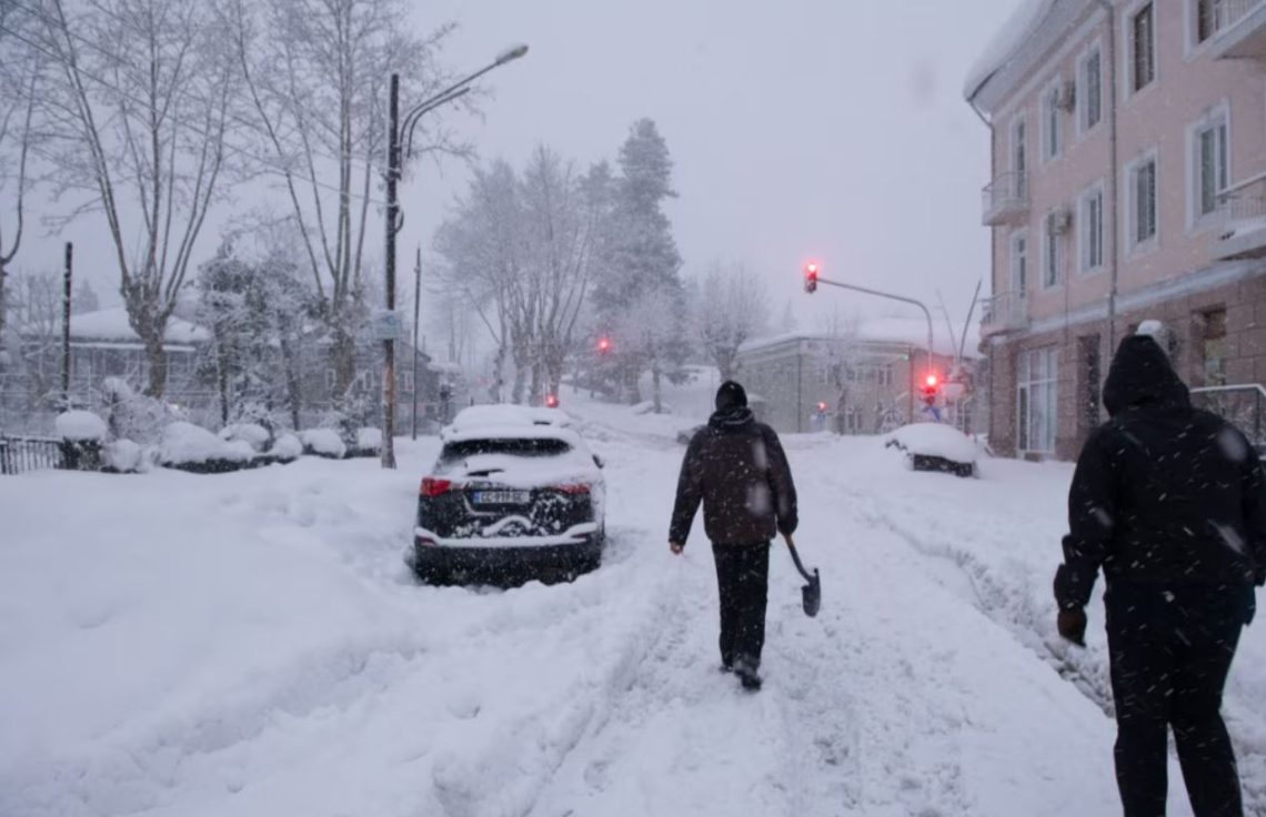 “ყველა სახის ტრანსპორტის მოძრაობა შეზღუდულია” – ნახეთ, დეტალურად რა ვითარებაა გზებზე