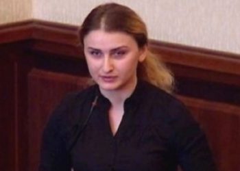 🎥რას ითხოვს მაგდა პაპიძე? – ქმარ-შვილის მკვლელობისთვის მსჯავრდებული, ისევ სასამართლოში გამოჩნდა