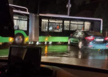 “18 მეტრიან ავტობუსს დაეჯახა, ეტყობა ვერ შეამჩნია?”- ვრცელდება ავარიის ამსახველი კადრები