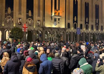 უწყვეტი პროტესტის 107-ე დღეს რუსთაველი ისევ გადაიკეტა