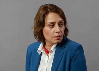 ელენე ხოშტარია მიმართავს ავრცელებს