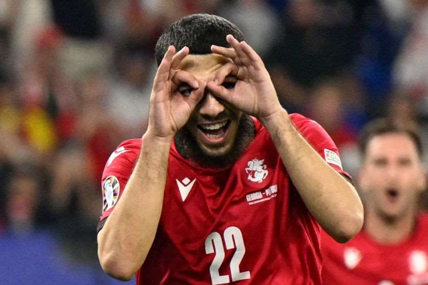 ვის მიუძღვნა გოლი საქართველო- სომხეთის მატჩში გიორგი მიქაუტაძემ ?