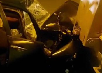 გორის გვირაბში მსუბუქი ავტომანქანა ევაკუატორს შეეჯახა – არიან დაშავებულები