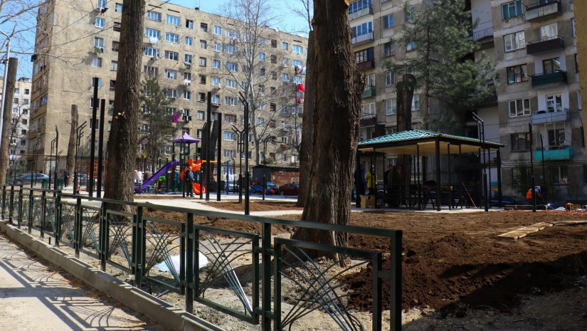 “გთხოვთ, თუ ნახავთ, დამირეკეთ”- გლდანში 5 წლამდე ასაკის ბავშვს ეძებენ