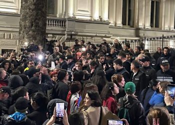 3 პირი, მათ შორის, ელენე ხოშტარია შსს-მ ადმინისტრაციული წესით დააკავა