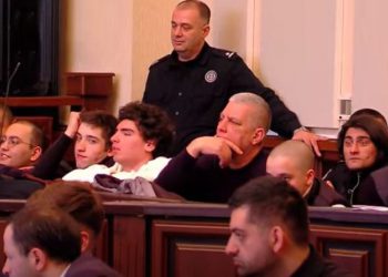 სასამართლომ 8 ბრალდებული კვლავ პატიმრობაში დატოვა