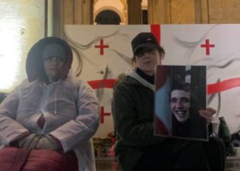 ” სტუდენტურ პროტესტთან რეპრესიული ბრძოლის გამოვლინებაა” – საია-ს ცნობით, ერთ-ერთი მოქალაქე ტაშის დაკვრის გამო დააკავეს