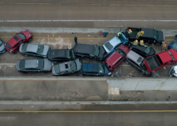 17 ავტომობილის შეჯახების შედეგად, 5 ადამიანი დაიღუპა, მათ შორის ორი ბავშვია – აშშ