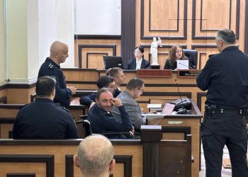 გიორგი ჩიკვაიძე სასამართლოში ეტლით მიიყვანეს – კადრი ადგილიდან