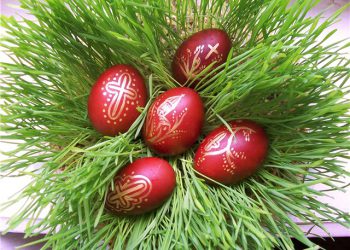 რატომ იღებება სააღდგომო კვერცხი წითლად?